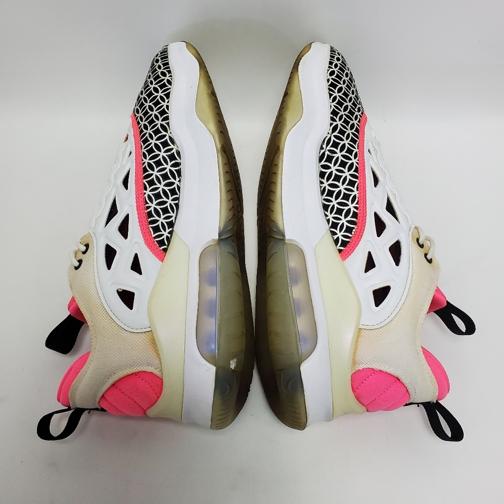 Nike Women's Sneakers - Black, Pink, and White - Picture 11 of 12